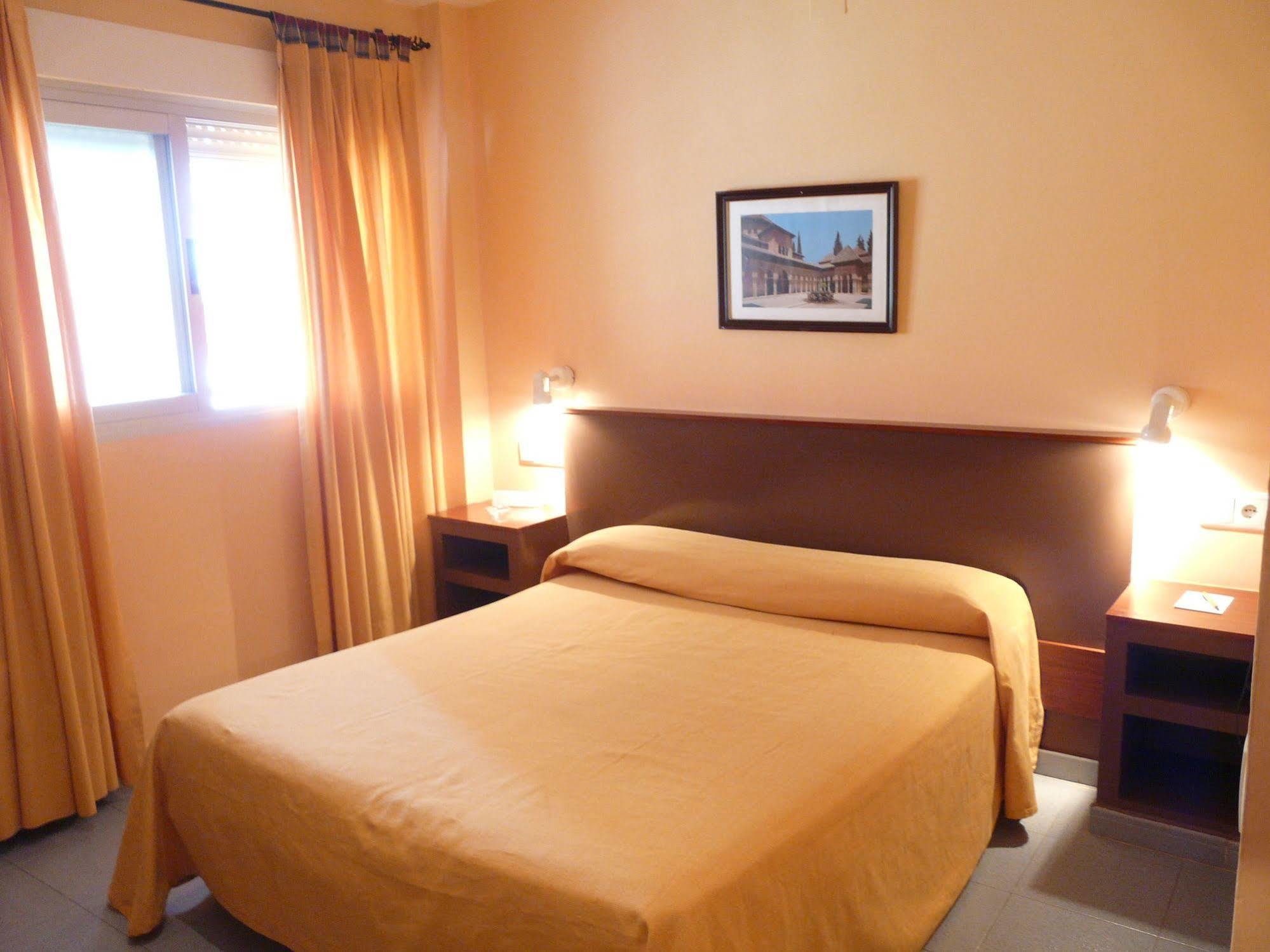 Camping Hotel Sierra Nevada Гранада Экстерьер фото